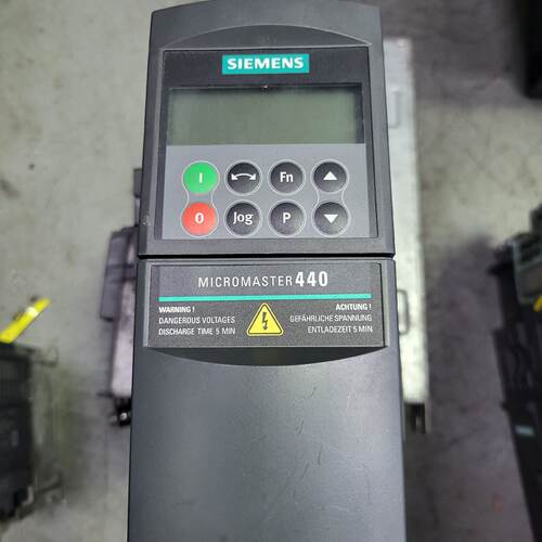 溢价-变频器1.5KW 6SE6440-2UD21-5AA1
