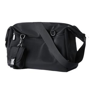 七匹狼斜挎包男大容量新款通勤单肩包休闲黑色背包多功能百搭挎包