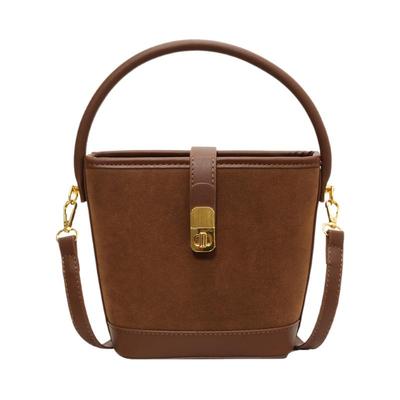 Clean Knоck今年流行包包女2026新款女士斜挎包大容量手提水桶包