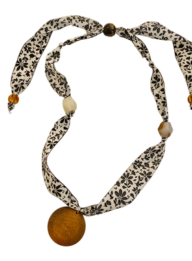 复古木质挂牌碎花串珠丝巾项链女款小众设计感毛衣链百搭挂脖配饰