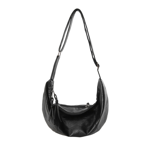 韩系软皮防水饺子包慵懒风单肩斜挎包大容量休闲通勤男女时尚大包