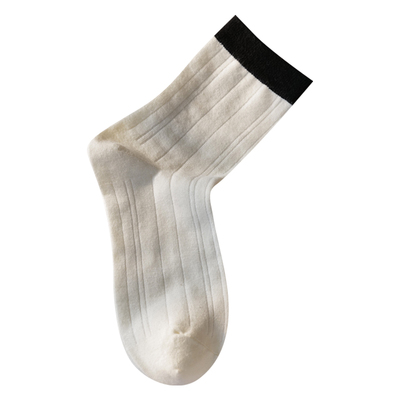 夏季拼色竖条中筒搭配单鞋的袜子