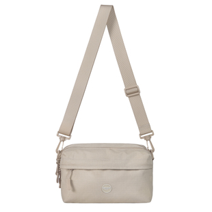 Qminica 官网新2026单肩日常轻便带娃出门多功能休闲情侣斜挎包女