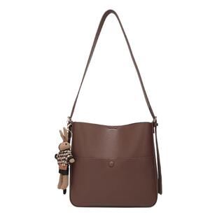 稻草人女士包包2025新款时尚水桶包复古百搭挂件单肩斜挎包女正品