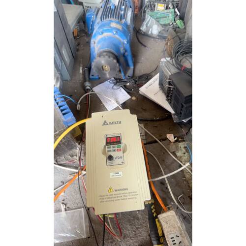 在线议价正品台达变频器VFD022M21A成色如图，2.2KW，22