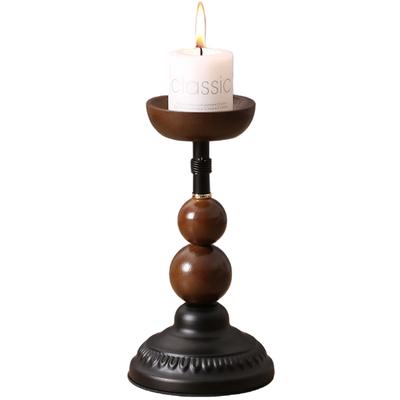 中古风实木搭配金属装饰烛台