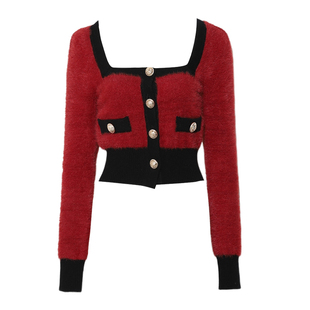 DPLAY秋季通勤方领黑红拼色针织开衫仿貂毛收腰毛衣外套女