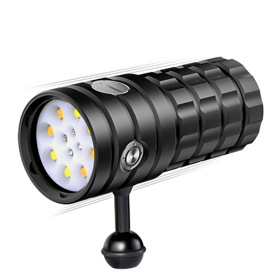 潜水手电筒流明100m摄影相机视频