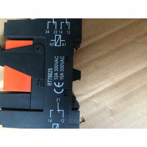 议价TE泰科继电器RTE24024 带底座PT78625