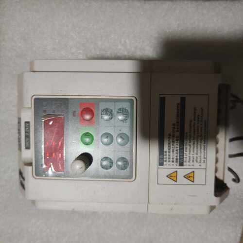 正弦变频器：EM100-2R2-3B