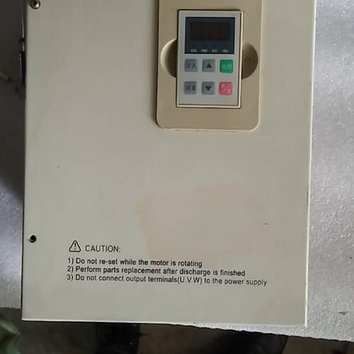溢价-欧端変频器11KW，F1000-G0110T3C铁壳用料