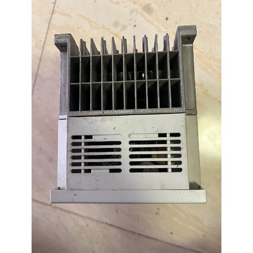 议价三菱变频器FRS520E1.5K实物拍摄包好不包邮维修