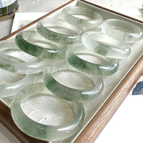 官方正品冰糯种翠玉手镯高货冰飘花天山雪翠半山水玉石多样性发一