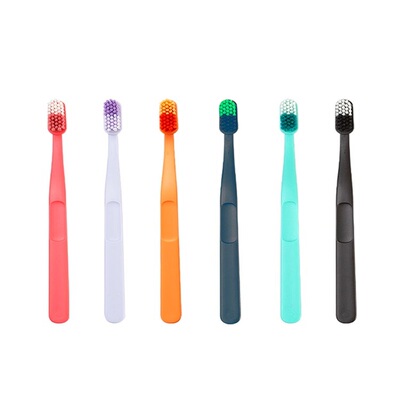 Jordan进口成人中毛牙刷撞色设计