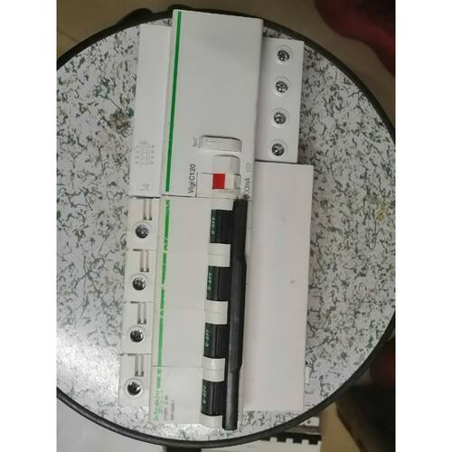 〔议价-可维修〕施耐德4pc80漏电保护器 如下 合适的直接拍 全新