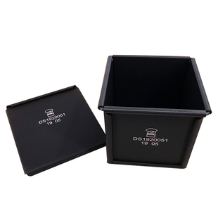 三能方形低糖铸铝土司盒 带盖黑不粘吐司水立方模具SN2190北极熊