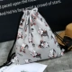 Чживей рисует сырную кошку с двойным серым дном