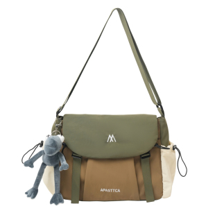 斜挎包男款大容量轻便通勤背包撞色设计感单肩包户外运动旅行挎包