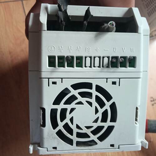 议价Sine Em100-0R7-3B Inverter 0.75Kw 380V适用