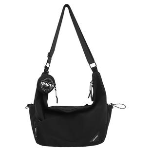 斜挎包男生潮牌休闲通勤单肩包女2025新款机能骑行邮差包男士背包