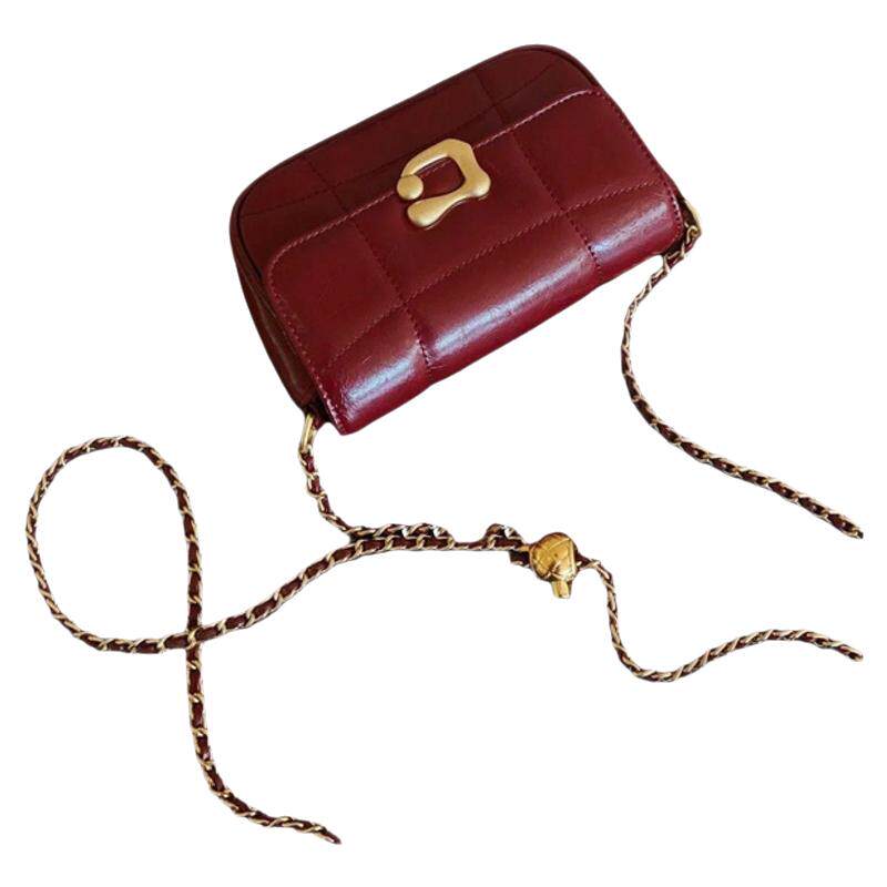 2025新款超火爆款高质感精致斜挎小包包酒红色流行百搭链条小方包