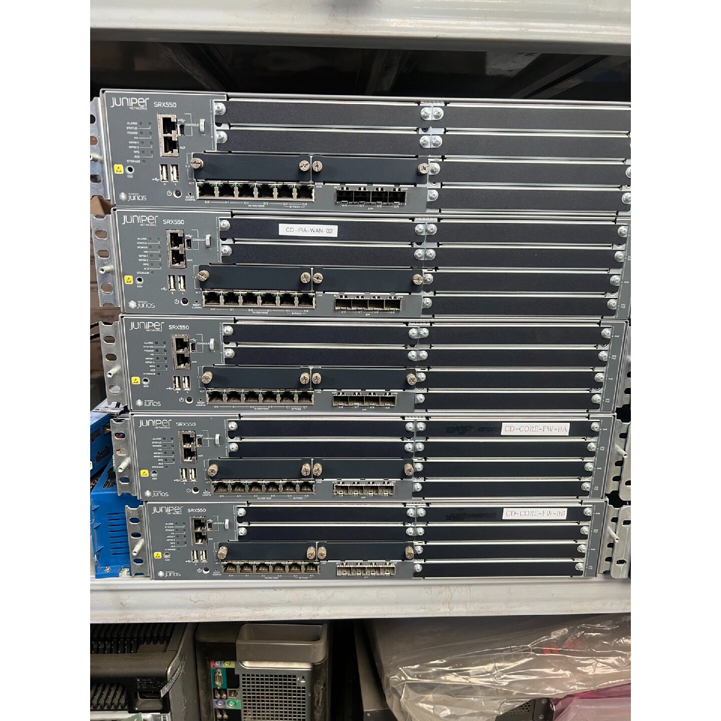 议价Juniper詹博SRX550防火墙6个千兆电口4个sf可维修