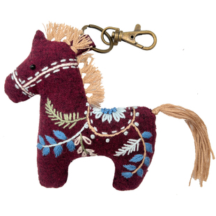 指间非遗鲁绣马年diy手工刺绣材料包小马挂件情侣绣品布艺花礼物