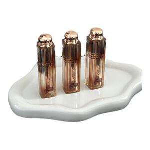 克隆汀华熙生物水润变色唇膏保湿