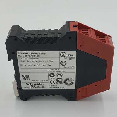 Schneider Electric XPSAF5130 Safety Relay Excellent conditio