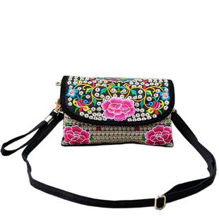 云南刺绣包绣花包包女2026新款民族风装手机的小包包布包斜挎布艺