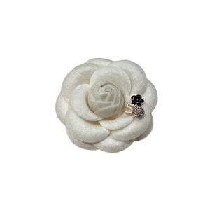 春夏新款米色小香风胸针手作山茶花白色立体胸花别针防走光领花