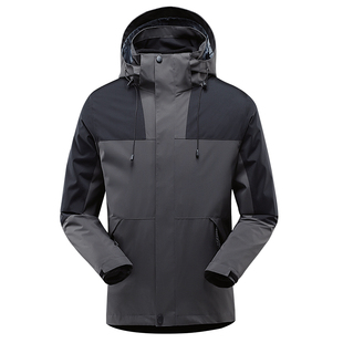 新款爸爸春装三合一冲锋衣中年男士户外连帽外套中老年人男装套装