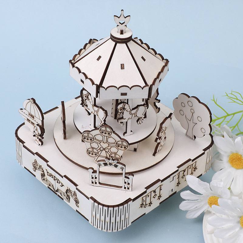 新款旋转木马音乐盒拼装木质批发礼物益智儿童八音盒游乐园玩具