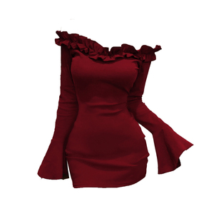 2025爆款一字肩长袖连衣裙露肩显瘦花边超仙喇叭袖紧身包臀短裙棉