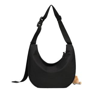 帆布包包2025新款斜挎包女包大容量新月包休闲饺子包单肩包