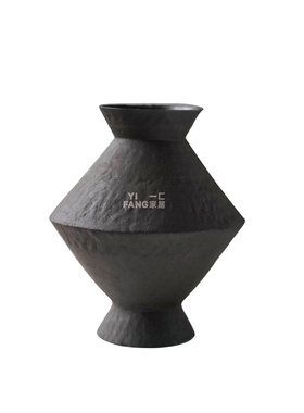一匚侘寂不规则黑色手作陶瓷花瓶