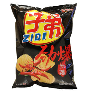 云南子弟土豆片香辣薯片土豆烤肉劲爆麻辣榴莲玉米薯条零食大礼包