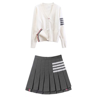 王心凌明星同款学院风时尚套装减龄TB衬衫+针织开衫+百褶裙两件套