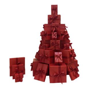 大红色中国红装饰礼盒圣诞礼盒礼品包装盒子装饰新年春节橱窗陈列