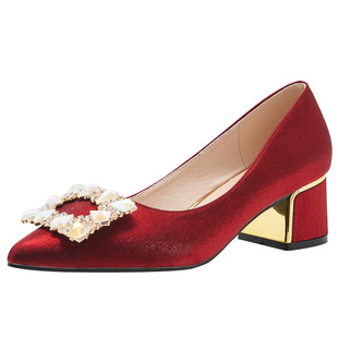 新款黑色尖头粗跟高跟鞋百搭大码方扣婚鞋时尚舒适女鞋单鞋小码