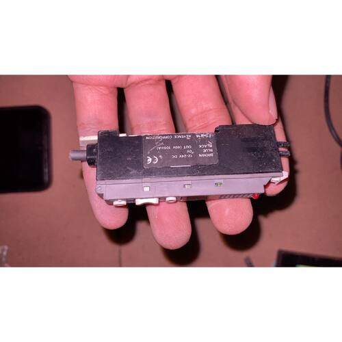 在线议价基恩士传感器  FS-V11，实物拍照，成色如图。经，功