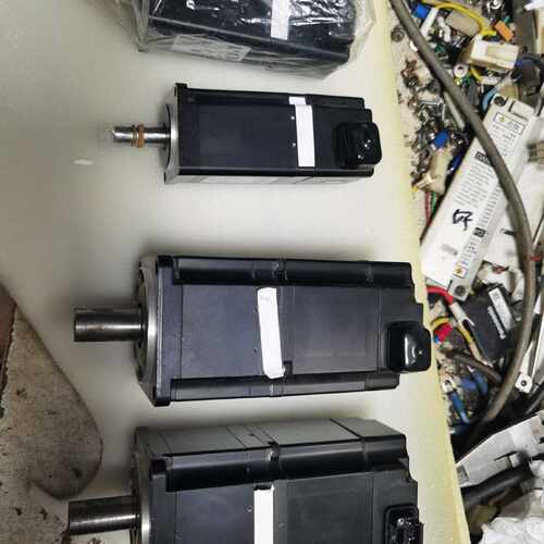 议价全新松下安川电机SGMJV-08ADE6S 04 MHMD042P1U MHMJ082G1U议
