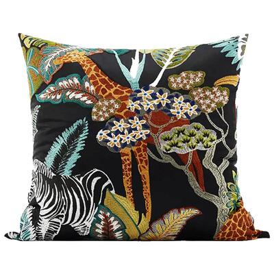 如琪抱枕羽丝绒客厅绣花靠垫