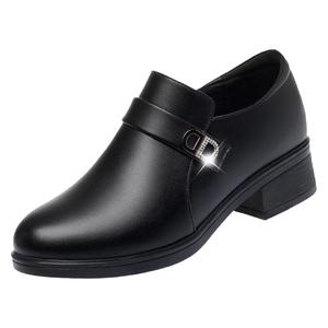 妈妈鞋久站不累中年软底舒适真皮