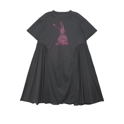 半圆女装[运动]2026夏季宽松休闲针梭织拼接印花连衣裙女长裙