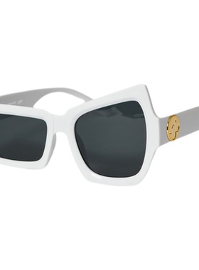 「夏天带着不规则眼镜去耍酷」