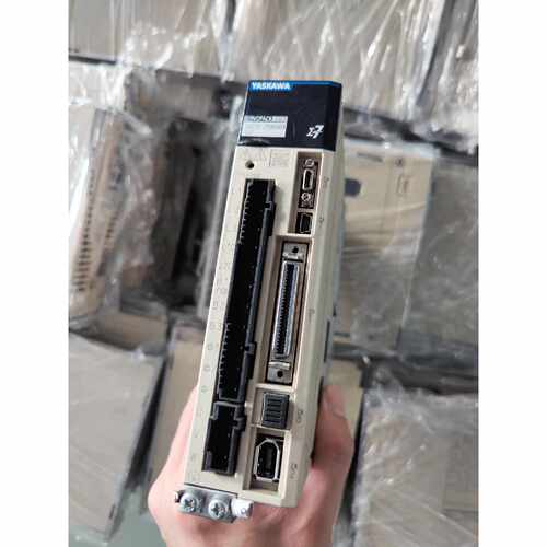 【维修议价】安川7系400W套装驱动器型号SGD7S2R8A00A0议价521