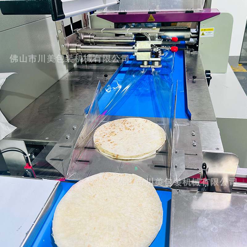 墨西哥大饼包装机 烤鸭饼春卷饼自动卷膜包装机 淄博烧饼包装机