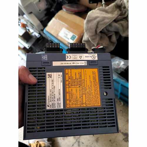 议价富士伺服驱动器RYT401D5-VV2，拆机件，实物看看图，