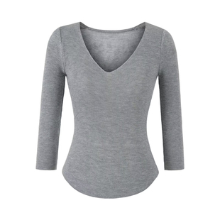 怪力酱 V领中袖针织打底衫女春季修身显瘦T恤简约正肩气质小上衣